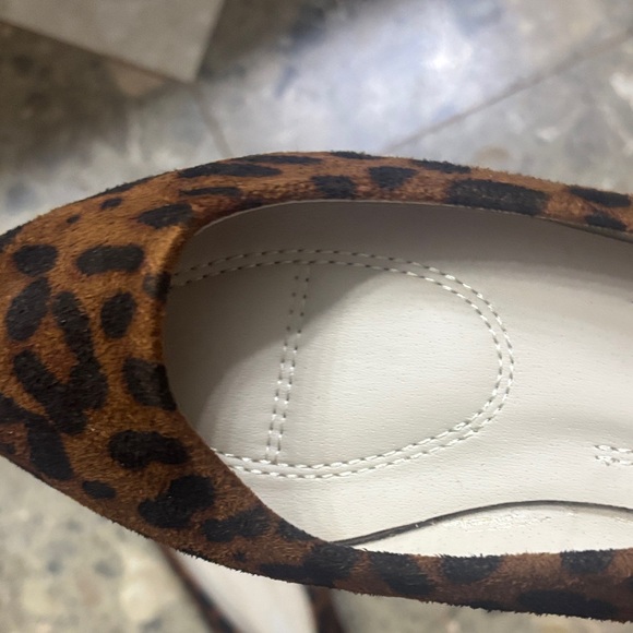 Bella Marie Leopard Print Flats - Picture 5 of 5